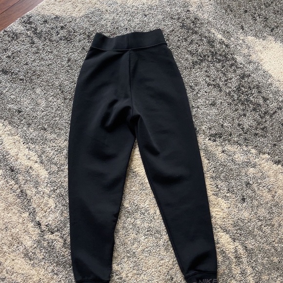 Nike Pro Joggers - Picture 2 of 3
